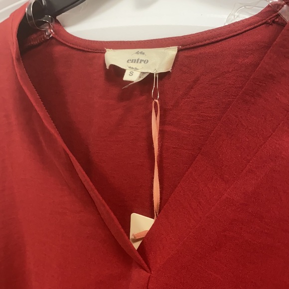 Women’s lightweight maroon/red top - Picture 2 of 8